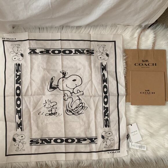 COACH X PEANUTS Signature Snoopy Print Bandana in Chalk/Black Inc. Box/Bag - Picture 1 of 3